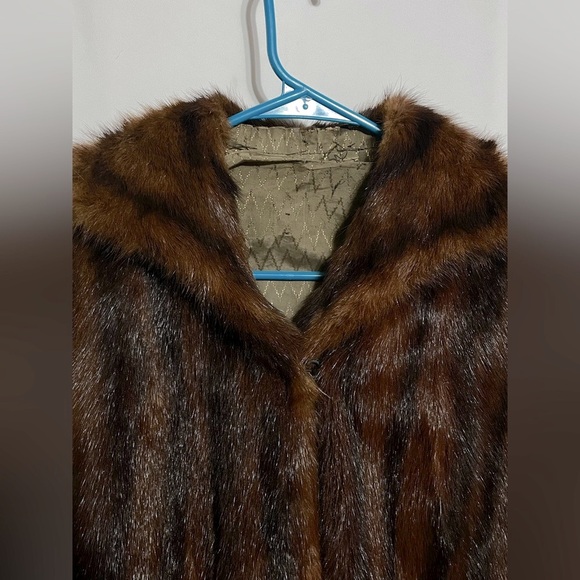 Beaver Fur Coat 🦫 - Picture 4 of 8